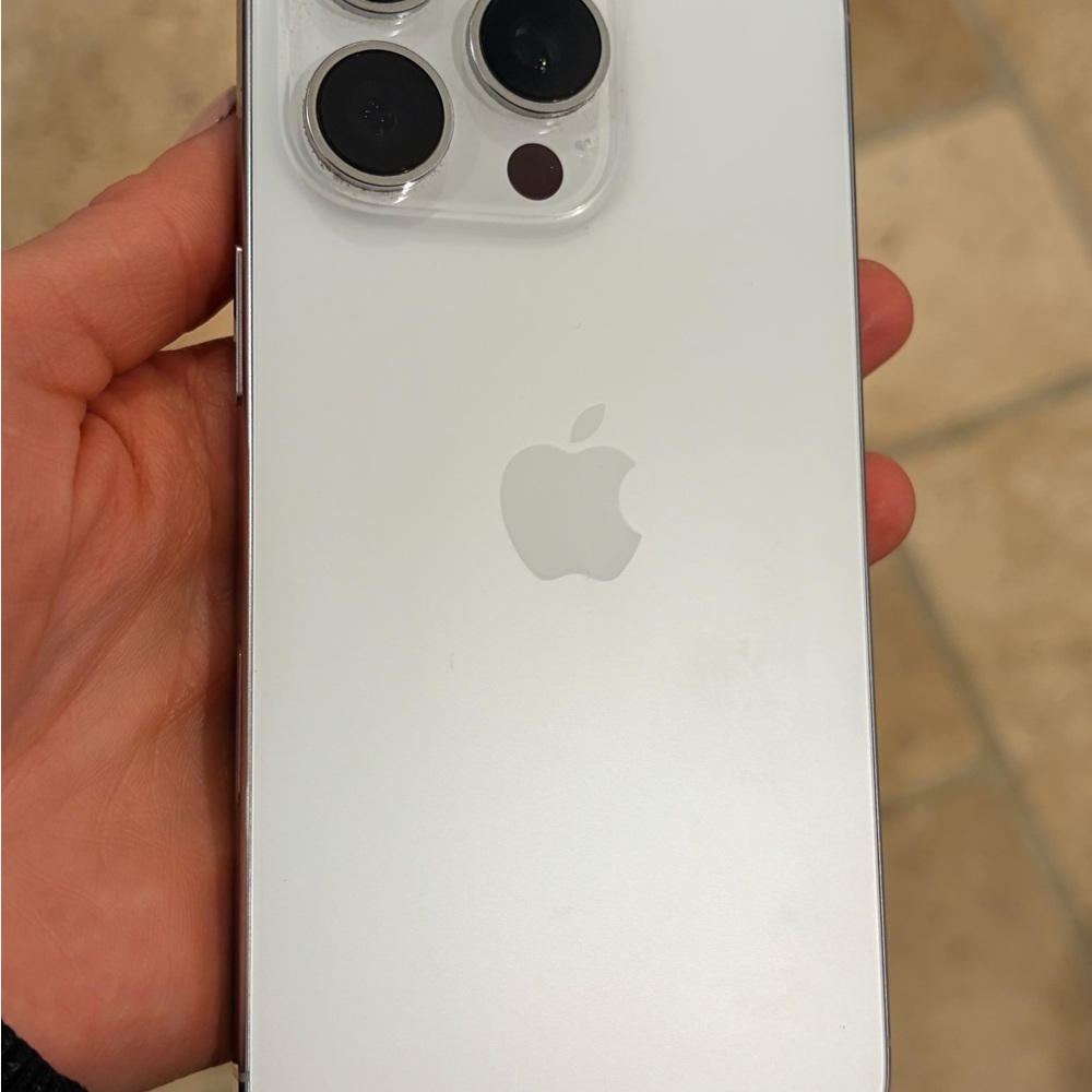 Apple iPhone 16 Pro 1 tb White Titanium